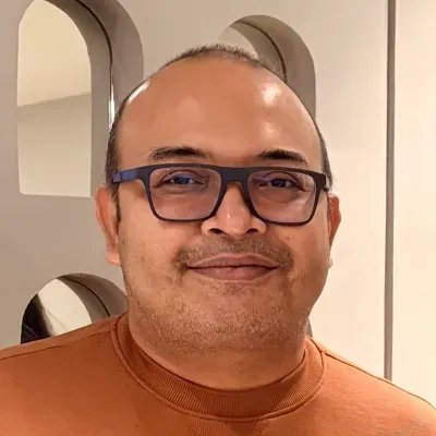 6a45d6b0ea91804bce11b9d0_Raj Baruah - Connectively.webp